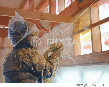 住宅の吹付断熱工事発泡ウレタン49 住宅の吹付断熱工事発泡ウレタン49 98709012