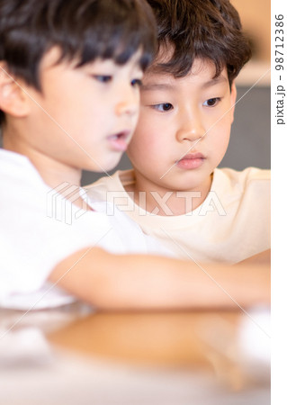子供 学習 教育 98712386
