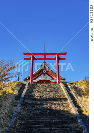 【神奈川県】箱根駒ヶ岳にあるパワースポットの箱根元宮 【神奈川県】箱根駒ヶ岳にあるパワースポットの箱根元宮 98713182