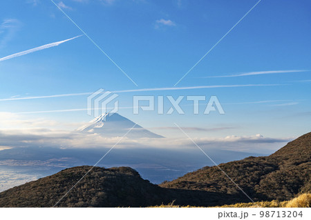 【神奈川県】箱根駒ヶ岳から見る雄大な富士山 【神奈川県】箱根駒ヶ岳から見る雄大な富士山 98713204
