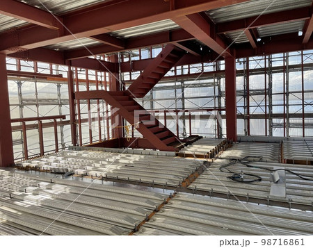 合成デッキのデッキプレート敷設後の写真 合成デッキのデッキプレート敷設後の写真 98716861