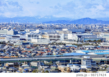 小牧山城から眺める小牧市街の物流倉庫街（一宮・岐阜方面） 98717424