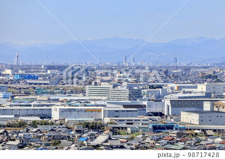小牧山城から眺める小牧市街の物流倉庫街（一宮・岐阜方面） 98717428