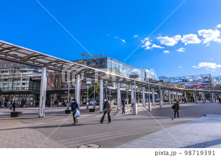 日本の横浜都市景観 地下鉄　センター南駅の街並みなどを望む 98719391
