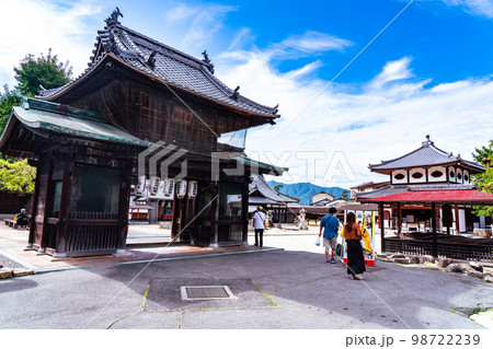 【重伝建地区】【中国四十九薬師霊場】第二十二番 宮島弁財天大願寺の初秋の風景 広島県廿日市市 【重伝建地区】【中国四十九薬師霊場】第二十二番 宮島弁財天大願寺の初秋の風景 広島県廿日市市 98722239