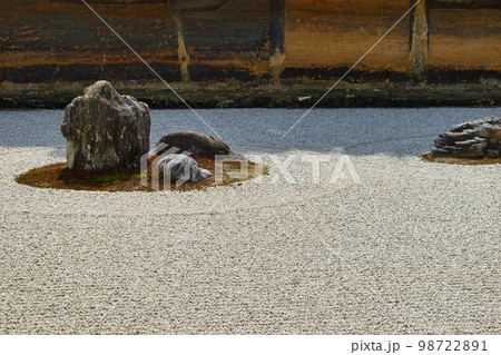 京都 龍安寺の石庭 京都 龍安寺の石庭 98722891