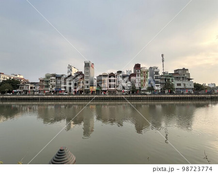 東南アジア ハイフォンの街並み 東南アジア ハイフォンの街並み 98723774