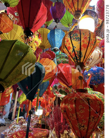 提灯の飾り 98723778
