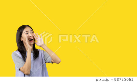 Announce the good news, Asian woman shouting for attention or calling for attention, Hurry up and see, Hot promotion, First come first serve, Limited quantity, Do not miss, Advertisement area. Announce the good news, Asian woman shouting for attention or calling for attention, Hurry up and see, Hot promotion, First come first serve, Limited quantity, Do not miss, Advertisement area. 98725063