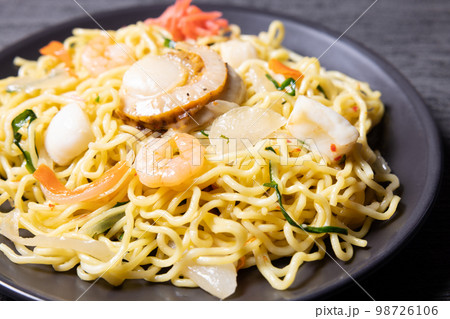 美味しい海鮮塩焼そば 98726106