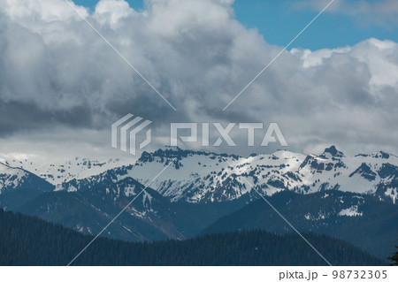 Mountains in Washington Mountains in Washington 98732305