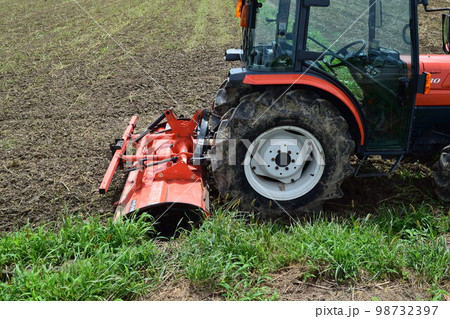 農業機械 トラクター 98732397