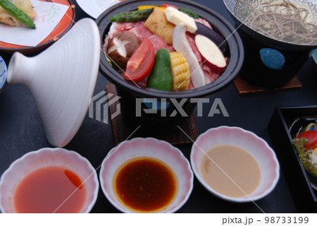 季節野菜のタジン鍋がメインの会席料理のイメージ 98733199