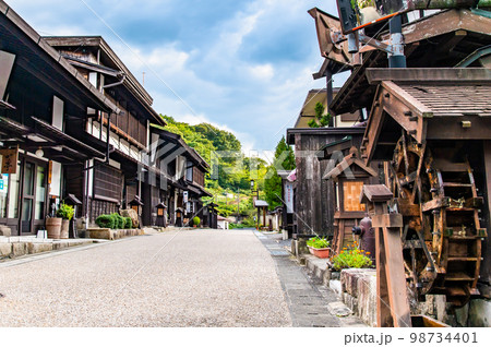 中山道 福島宿の町並みの写真素材 [98734401] PIXTA