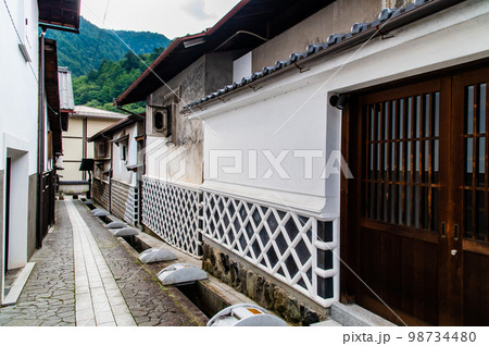 中山道 福島宿　～なまこ壁の土蔵～ 98734480