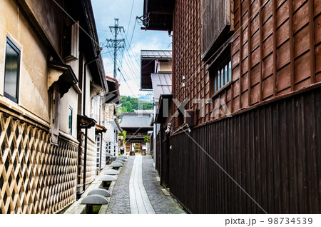 中山道 福島宿　～なまこ壁の土蔵の裏通り～ 98734539