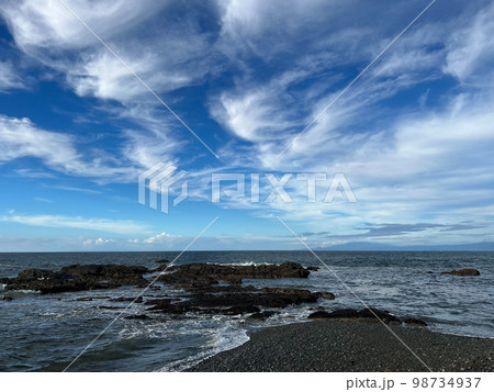 照ヶ崎海岸の岩場(神奈川県大磯町) 照ヶ崎海岸の岩場(神奈川県大磯町) 98734937
