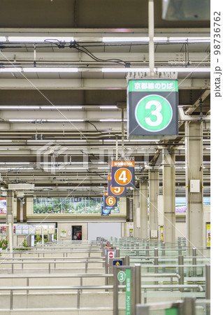 阪急電鉄 大阪梅田駅 ホーム 阪急電鉄 大阪梅田駅 ホーム 98736762