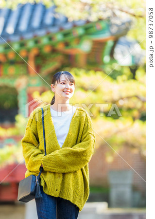 女子旅　旅行　若い女性 98737058