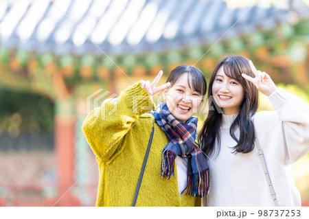 女子旅 旅行 若い女性 女子旅 旅行 若い女性 98737253