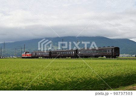 只見線 全線運転再開記念列車 送り込み回送 DE10-1651+旧型客車3両 只見線 全線運転再開記念列車 送り込み回送 DE10-1651+旧型客車3両 98737503