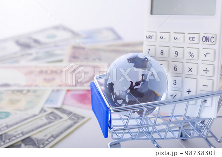 グローバルな金融取引のイメージ グローバルな金融取引のイメージ 98738301