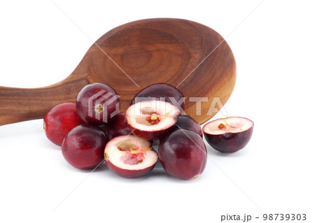 Fresh cranberry berries over white background 98739303