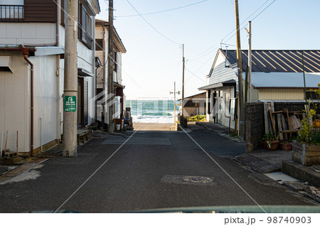 鵜原海水浴場へ続く道 鵜原海水浴場へ続く道 98740903
