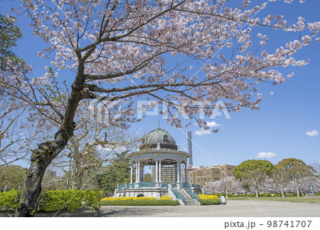 春の鶴舞公園 98741707