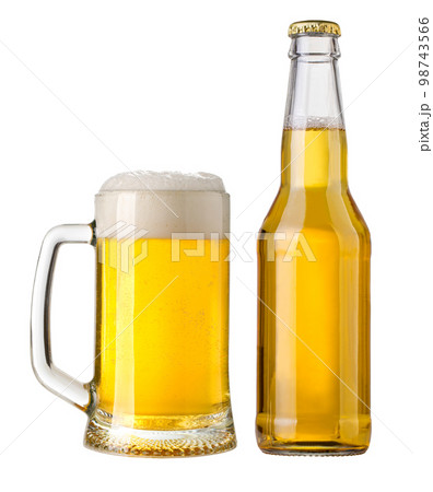 Full beer glasses and bottles Full beer glasses and bottles 98743566