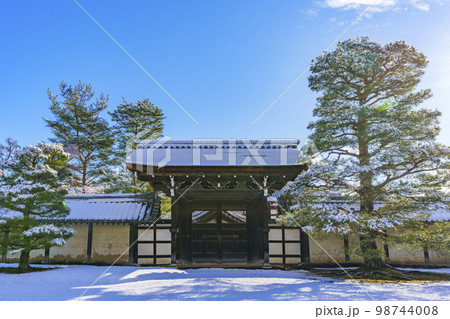 天龍寺　枯山水　冬の朝（京都府京都市右京区嵯峨天龍寺芒ノ馬場町） 98744008