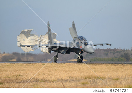 インド空軍スホーイSu-30MKI着陸 インド空軍スホーイSu-30MKI着陸 98744724