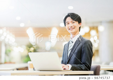 ビジネス　若手 98745737