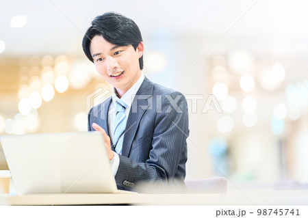 ビジネス　若手 98745741