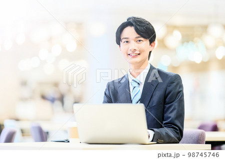 ビジネス　若手 98745746