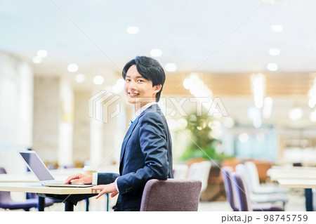 ビジネス　若手 98745759