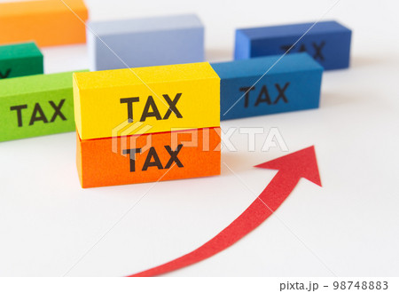 税金　TAX　増税　矢印　上昇　上向き　消費税 98748883