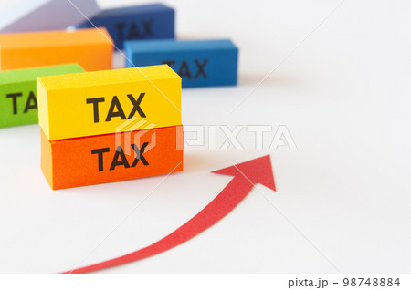 税金　TAX　増税　矢印　上昇　上向き　消費税 98748884