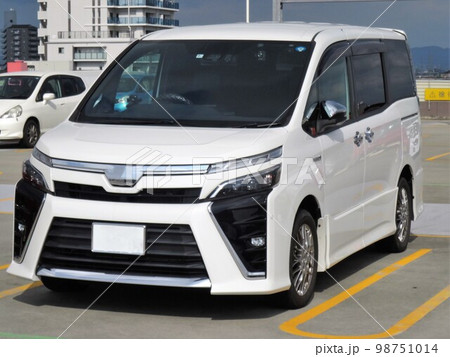 トヨタ・ヴォクシー 3代目 トヨタ・ヴォクシー 3代目 98751014
