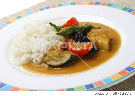 野菜たっぷりのベジタブルカレー 野菜たっぷりのベジタブルカレー 98752876