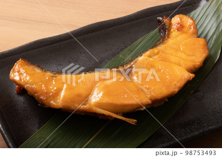 目鯛(めだい) 昆布醤油漬けのグリル 目鯛(めだい) 昆布醤油漬けのグリル 98753493