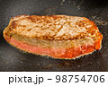 高級和牛ステーキ Japanese beef high quality steak 98754706