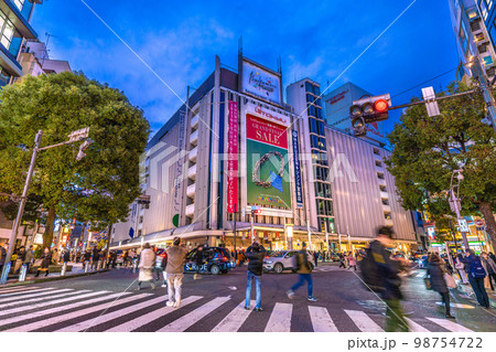 日本の東京都市景観 55年の歴史に幕。渋谷の東急百貨店本店が1月31日閉店=1月31日 日本の東京都市景観 55年の歴史に幕。渋谷の東急百貨店本店が1月31日閉店=1月31日 98754722