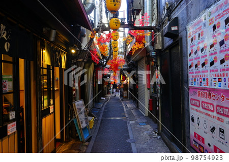 日本 東京 新宿西口 思い出横丁 98754923