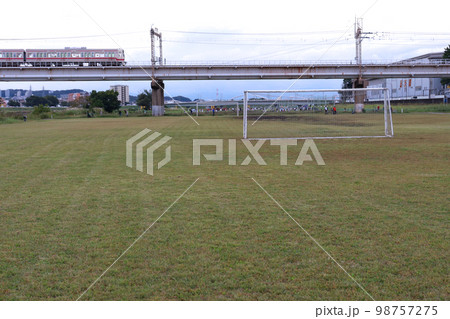 多摩川児童公園 A面サッカー場(河川敷) 多摩川児童公園 A面サッカー場(河川敷) 98757275