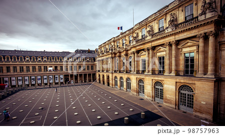 Palais Royal and Buren columns, Paris, France Palais Royal and Buren columns, Paris, France 98757963