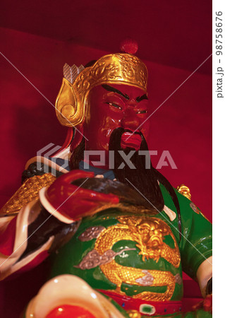 Statue of Guan Yu 98758676