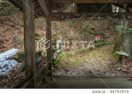 微妙橋から参道の眺め【安曇野市穂高】 微妙橋から参道の眺め【安曇野市穂高】 98762659