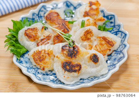 もっちりカリカリ餅はんぺん 98763064