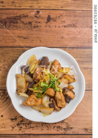 鶏肉と白菜のオイスターソース炒め 鶏肉と白菜のオイスターソース炒め 98763990